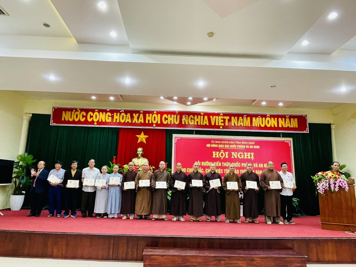 Bồi dưỡng kiến thức Quốc phòng An ninh dành cho chức sắc, chức việc tôn giáo tỉnh Bình Định.